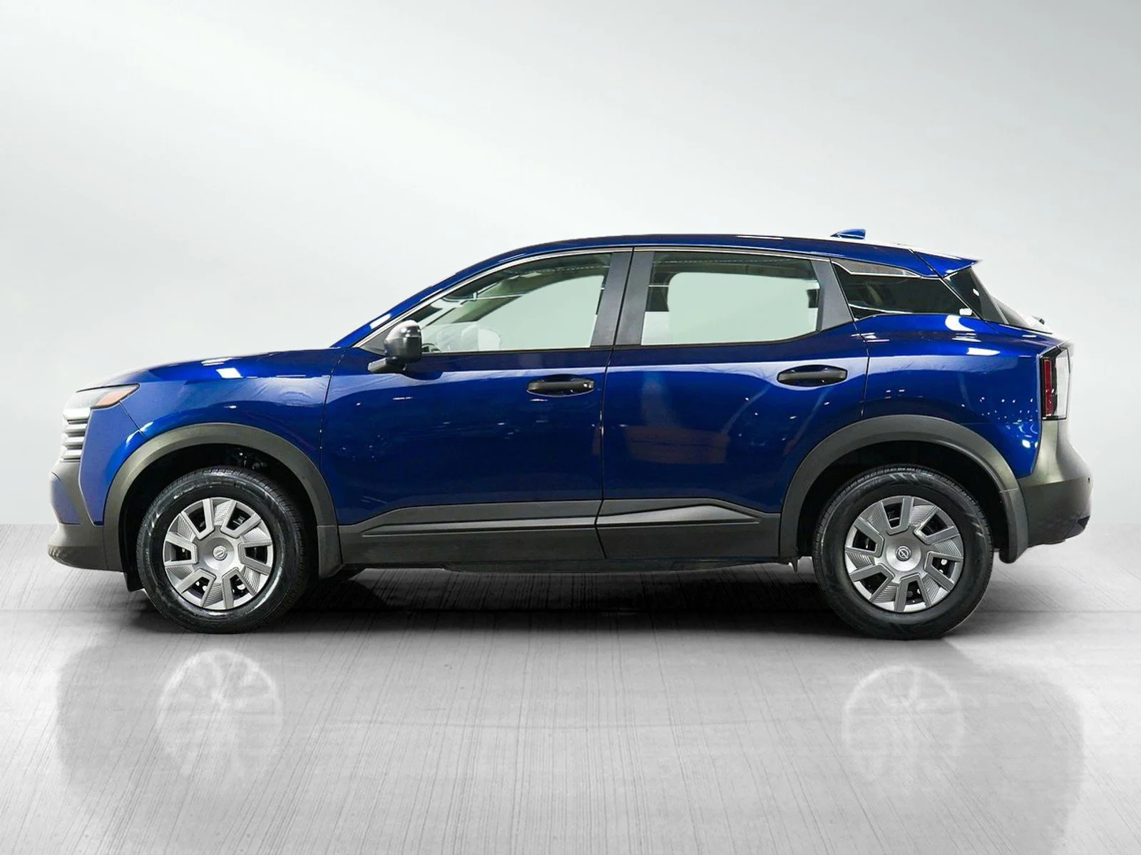 Used 2025 Nissan Kicks S with VIN 3N8AP6BA3SL307214 for sale in Burnsville, Minnesota
