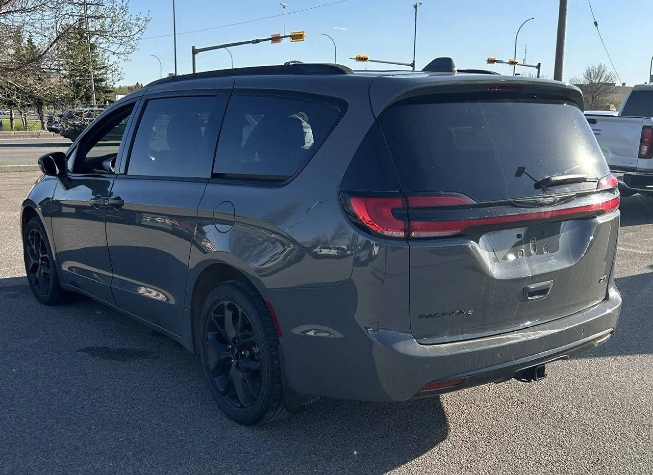 Used 2021 Gray Chrysler Touring AWD image 3