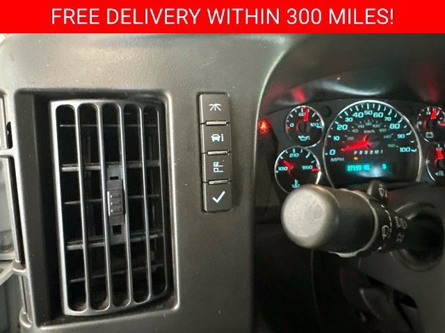 2025 Chevrolet Express Passenger LT - Photo 7