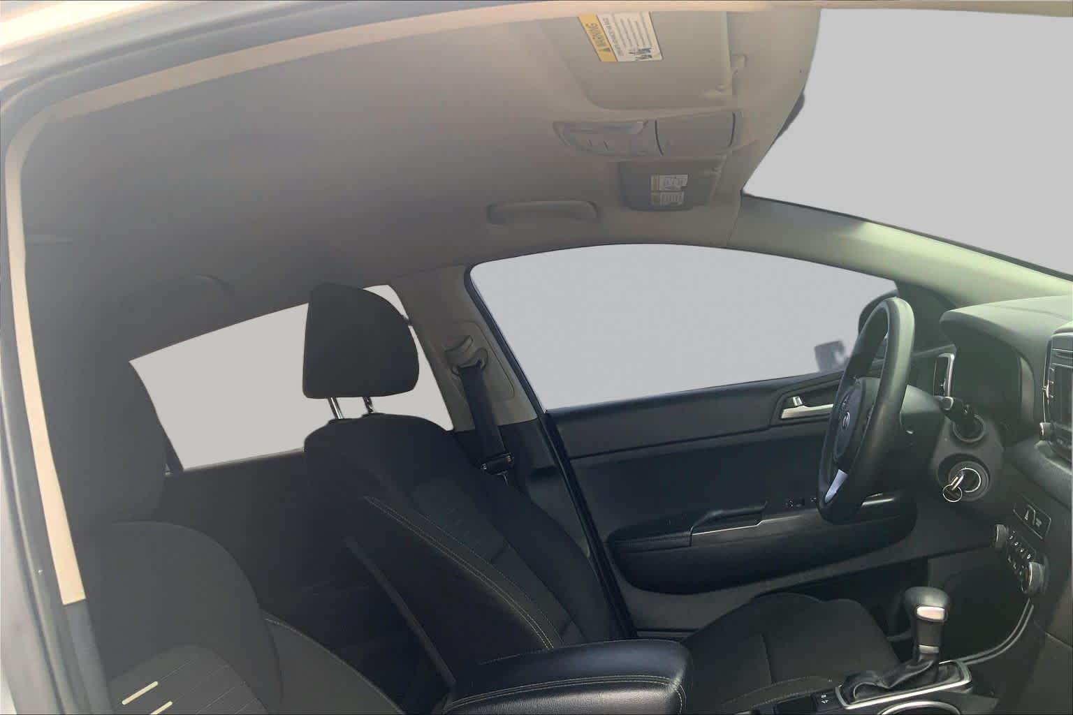 Used 2018 Sparkling Silver Kia LX image 14