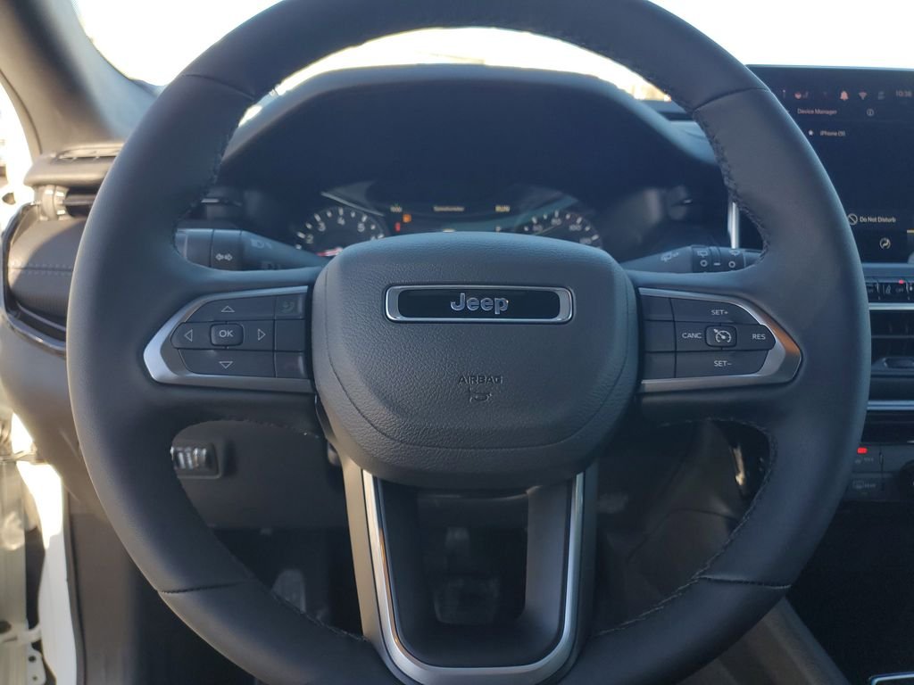 New 2026 Bright White Clearcoat Jeep Latitude image 19