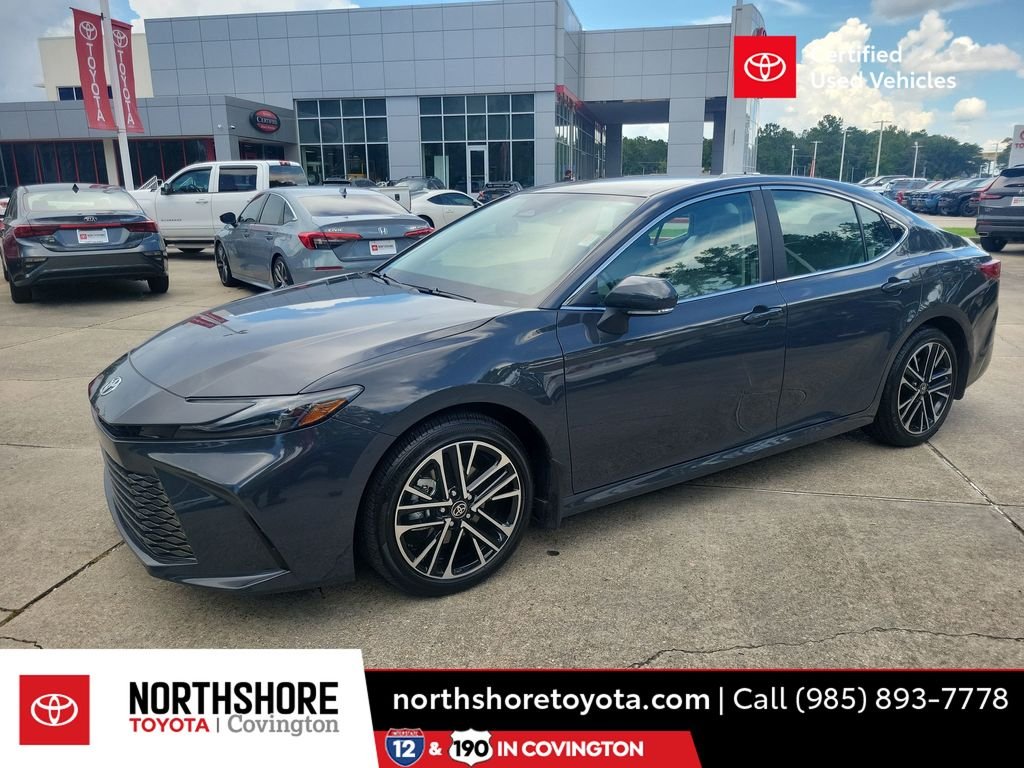 Certified Used 2025  Toyota XLE image 1
