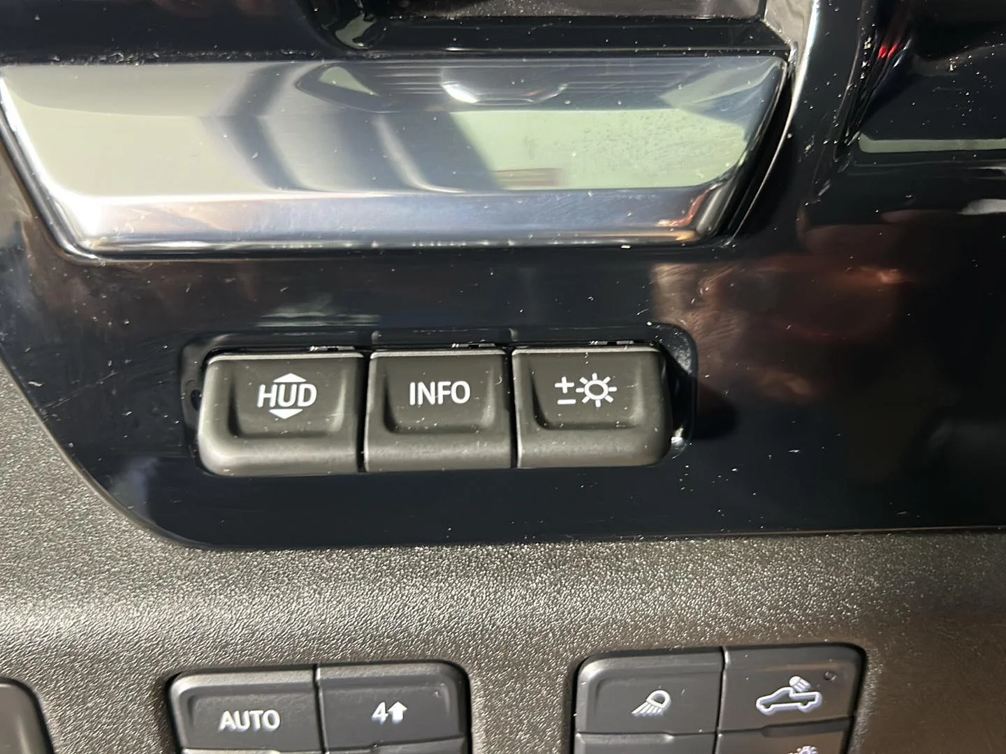 Used 2024 Iridescent Pearl Tricoat Chevrolet High Country image 22