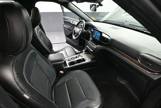 Used 2020 Black Ford Limited image 47