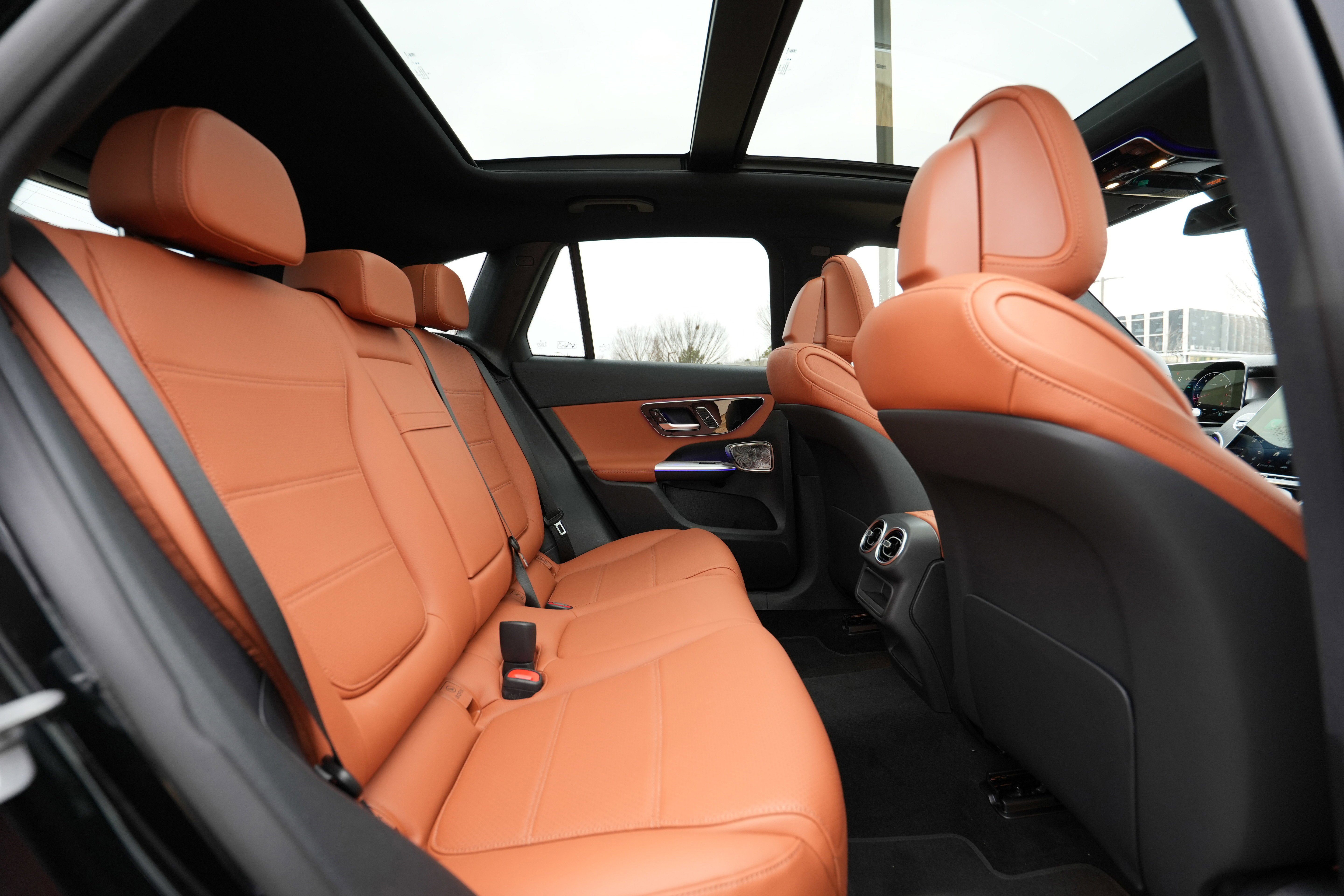 Used 2026 Black Mercedes-Benz GLC 300 image 40