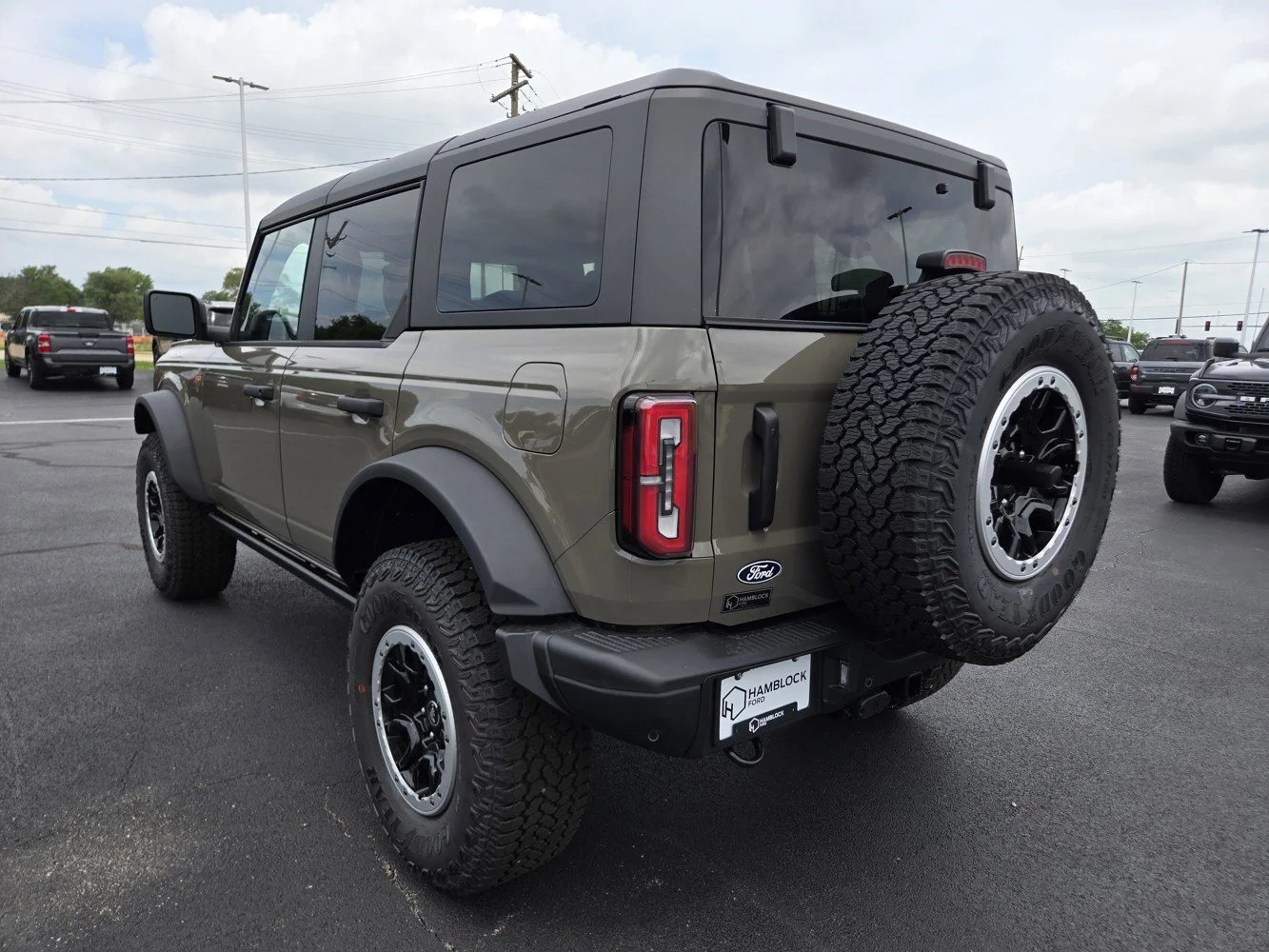 New 2026 Marsh Gray Ford Badlands image 5