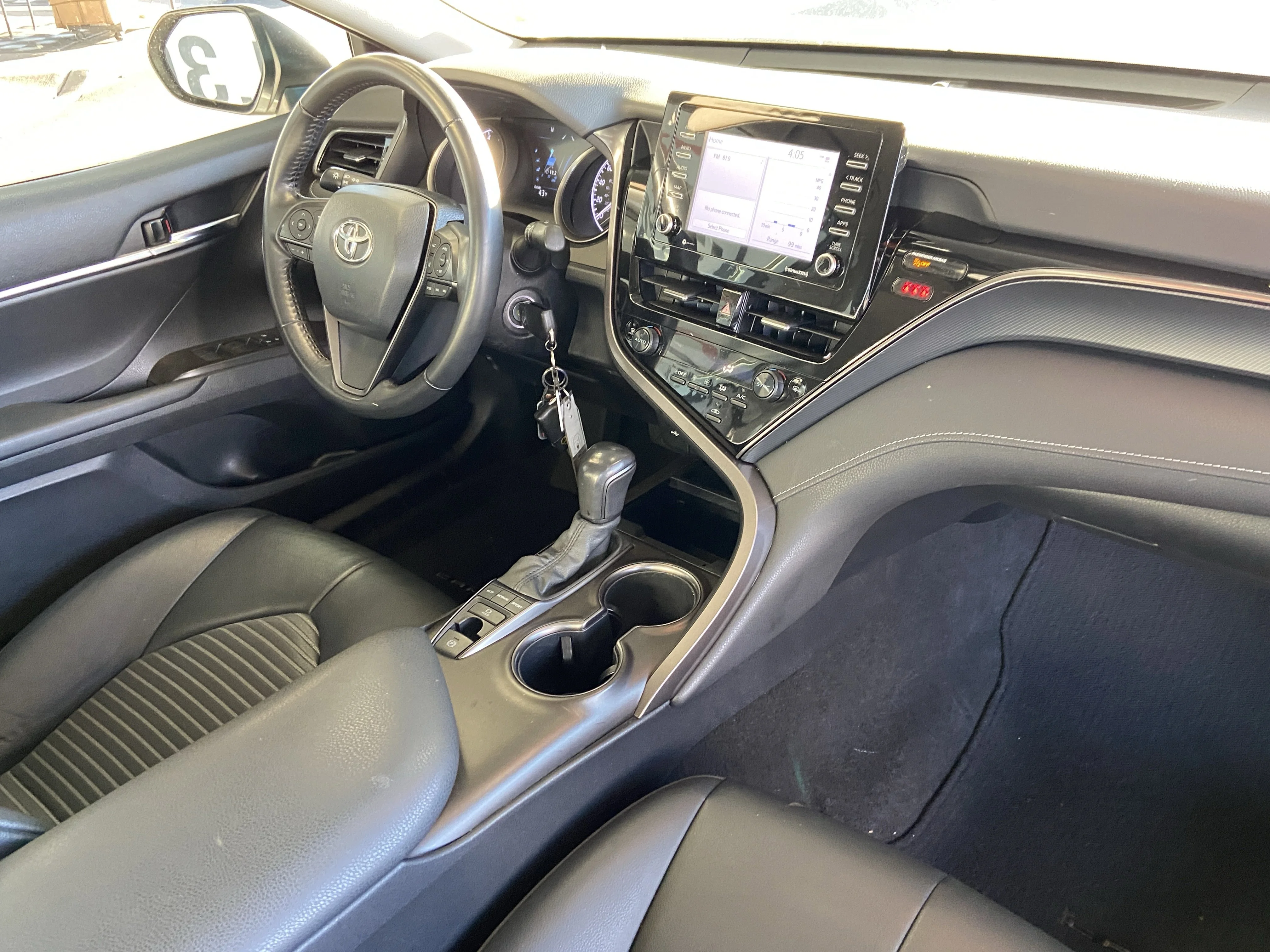 2022 Toyota Camry SE - Photo 26
