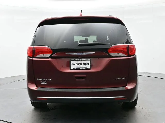 Used 2018 Velvet Red Pearlcoat Chrysler Limited image 6