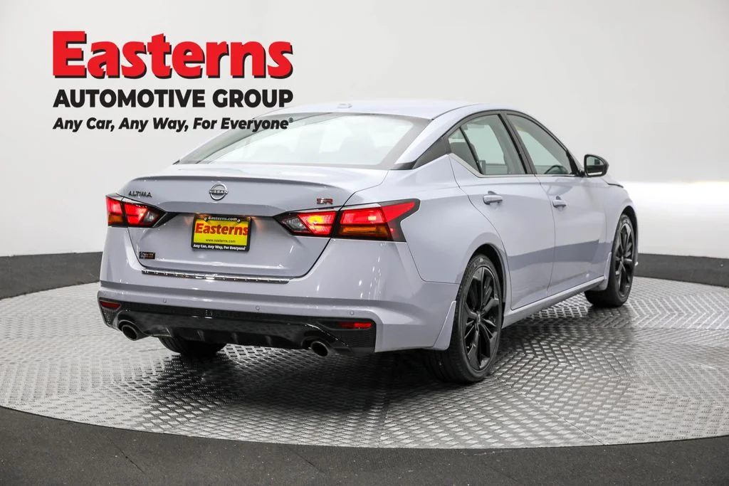 Used 2023 Gray Nissan 2.5 SR image 5