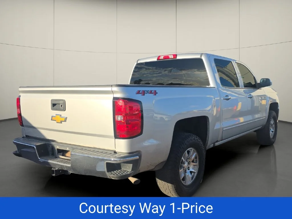 Used 2018 Silver Chevrolet LT image 10
