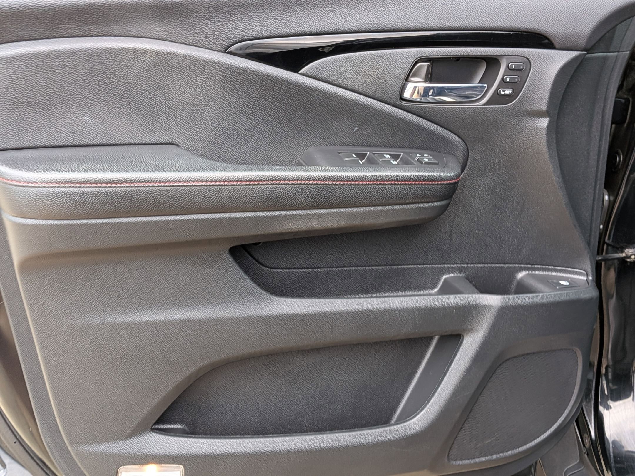 Certified Used 2019 Black Honda Black Edition image 13