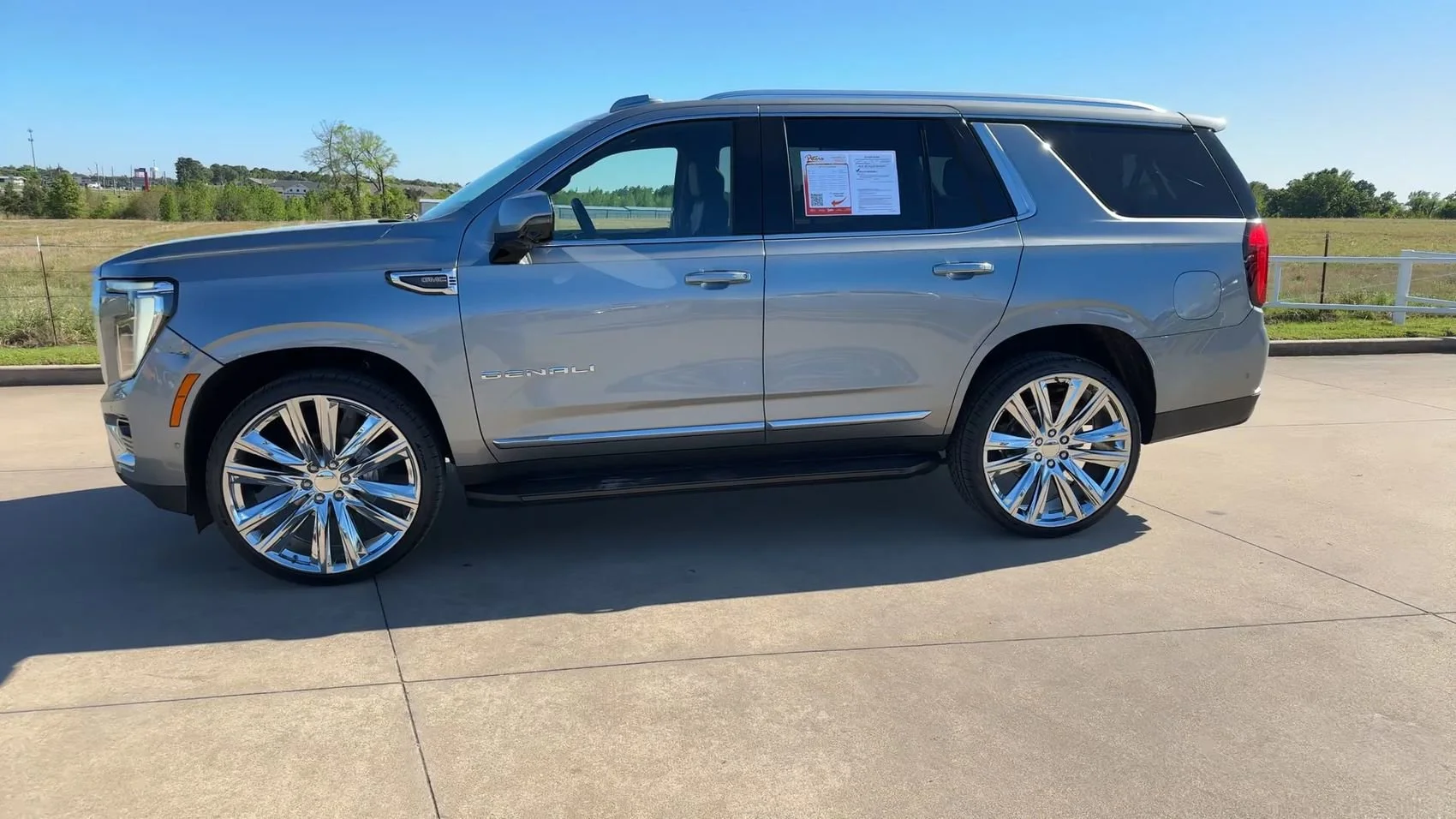 Used 2025 Sterling Metallic GMC Denali image 4