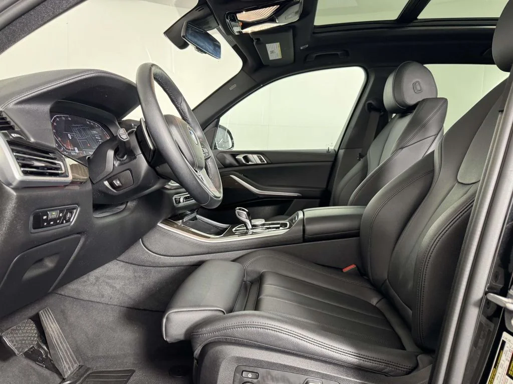 Used 2022 Black BMW xDrive40i image 4