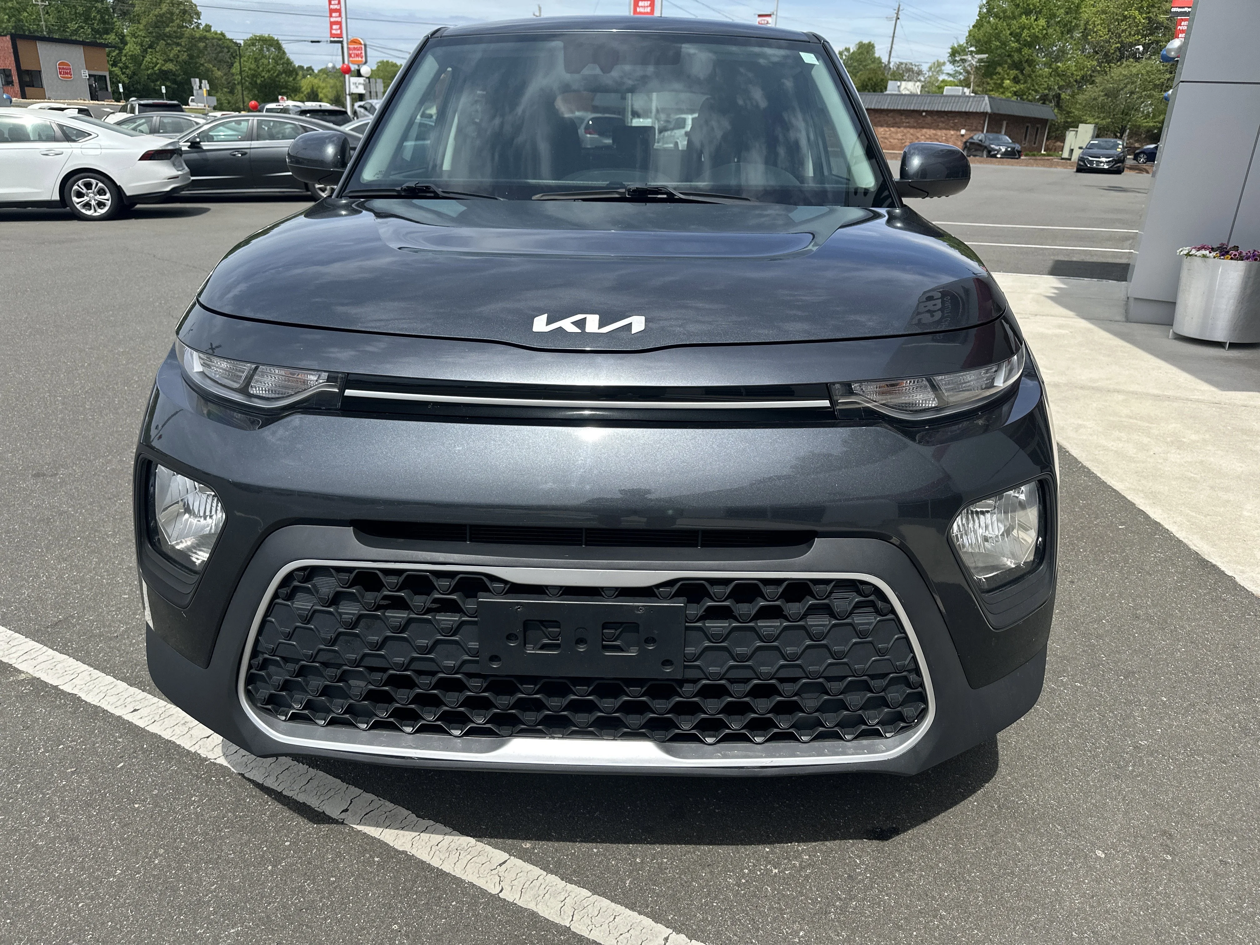 Used 2022 Gravity Gray Kia LX image 3