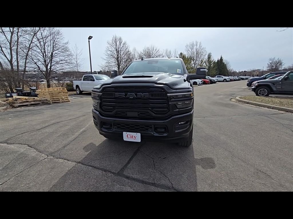 New 2026 Diamond Black Crystal Pearl-Coat Exterior Paint RAM Laramie image 3