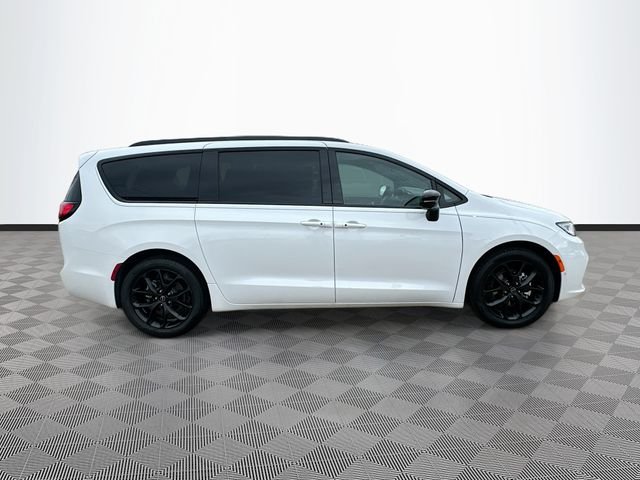 2026 Chrysler Pacifica Select - Photo 8