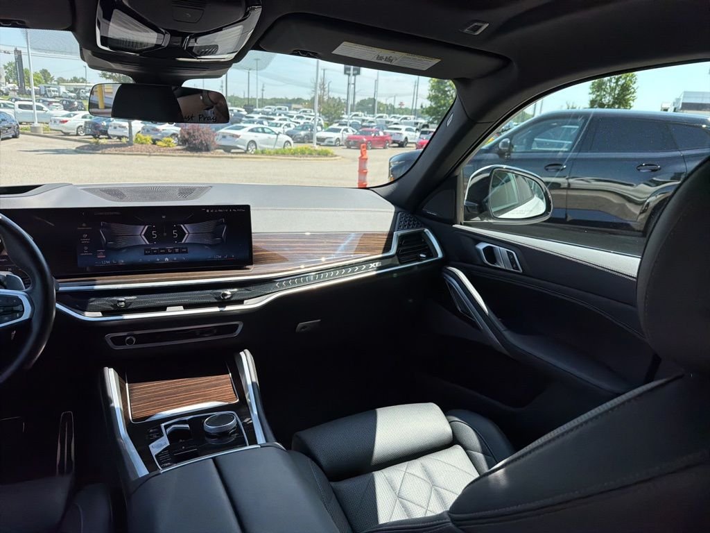 Used 2024 Alpine White BMW xDrive40i image 28