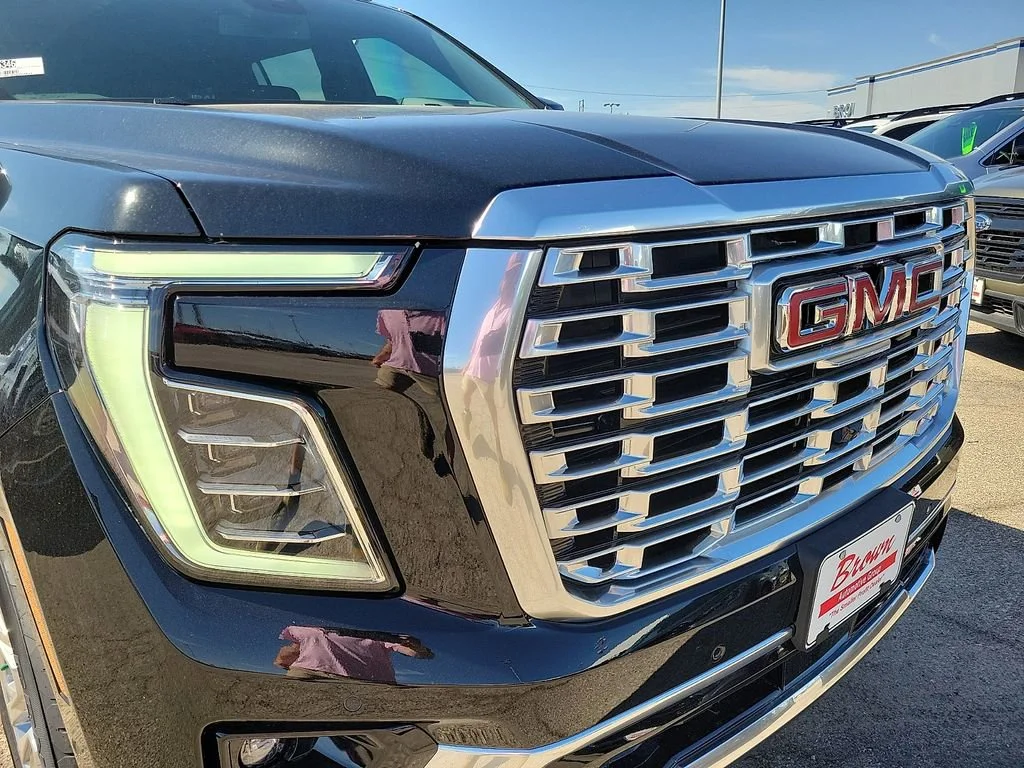 2026 GMC Yukon XL Denali - Photo 13
