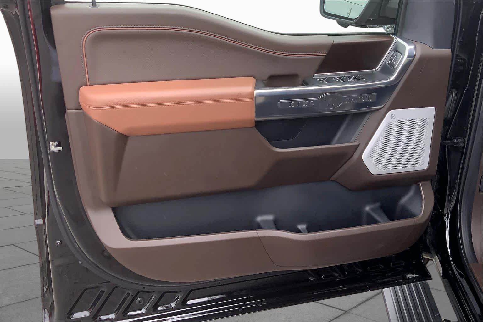 Used 2025 Agate Black/Marsh Gray Ford King Ranch image 21