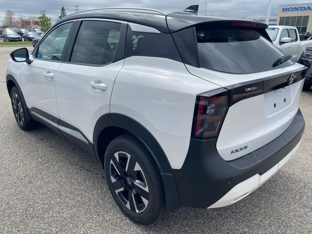New 2026 Aspen White TriCoat / Super Black Two-tone Nissan SV image 4