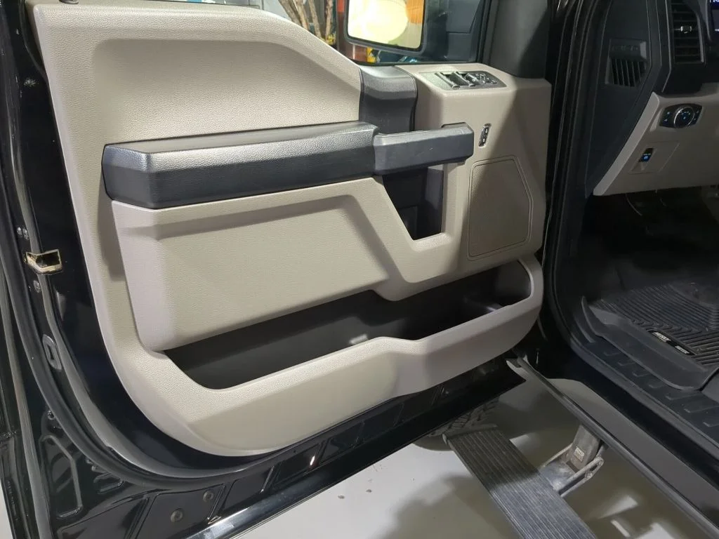 Used 2020 Black Metallic Ford XL image 16