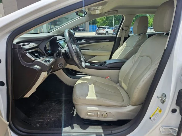 Used 2017 White Frost Tri-Coat Buick Essence image 6