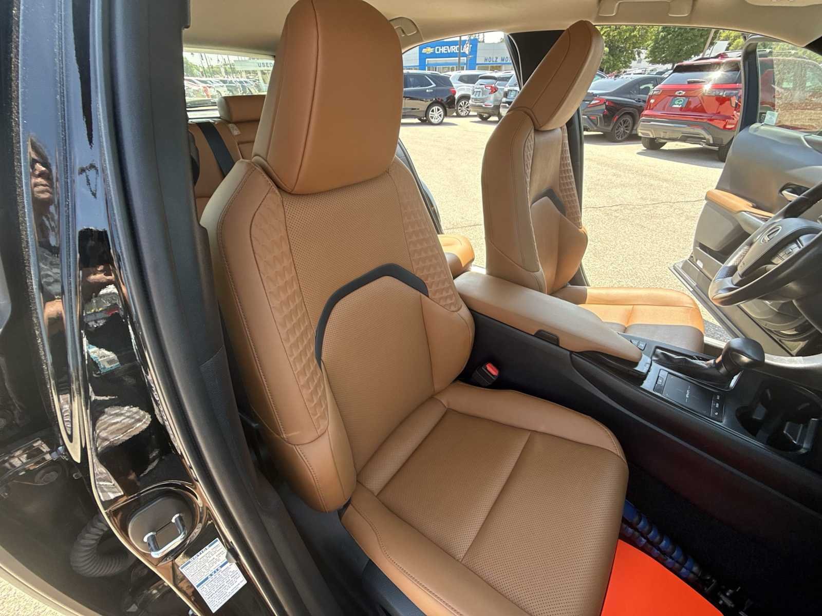 Used 2021 Black Lexus UX 250h image 27