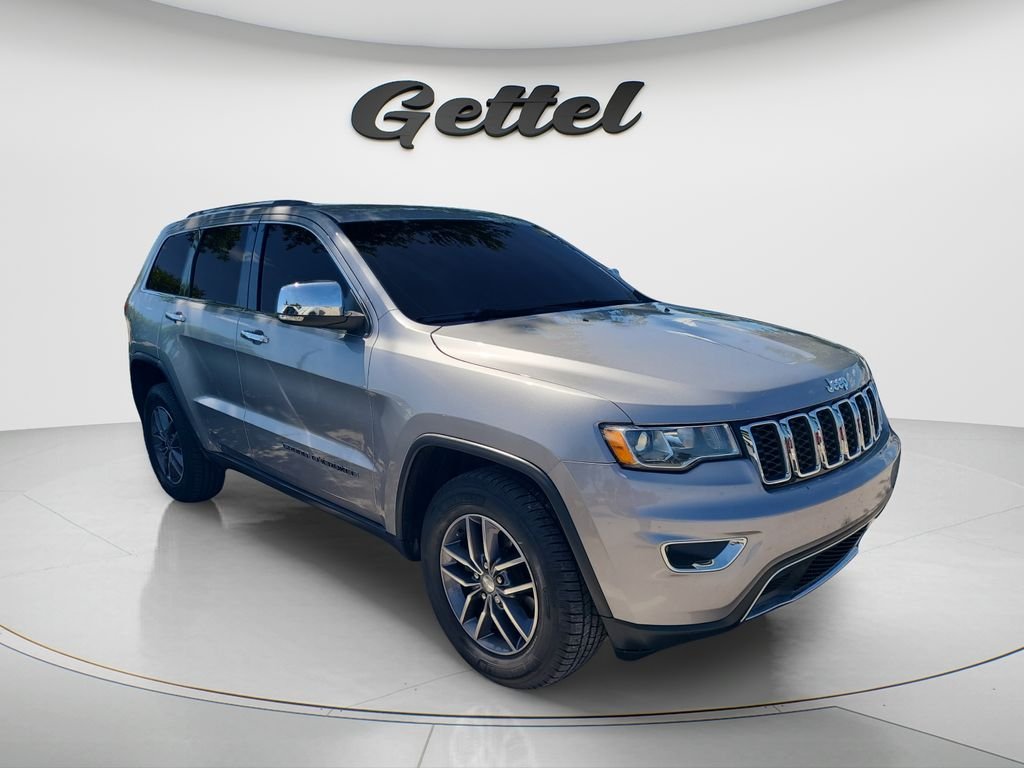 Used 2017 Silver Jeep Limited image 3