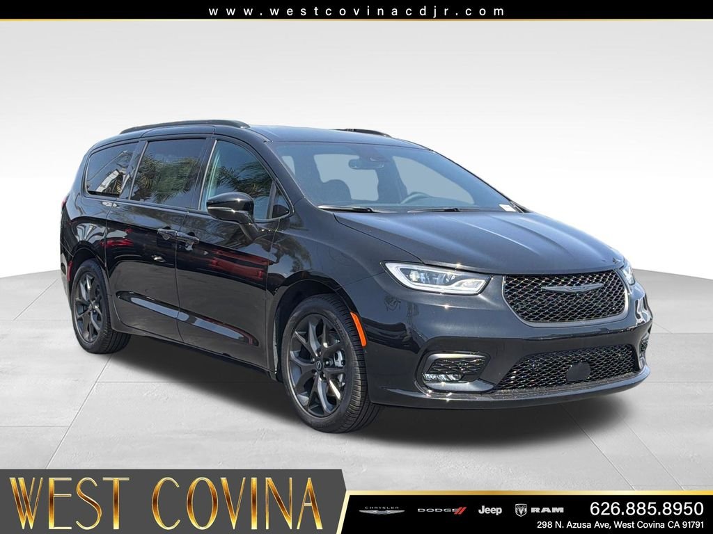 New 2026 Diamond Black Crystal Pearl-Coat Exterior Paint Chrysler Select image 7