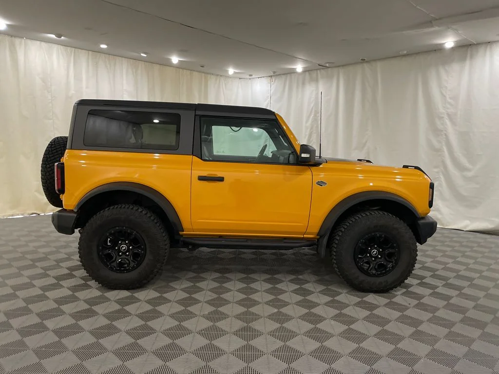 Used 2022 CYBER ORANGE MET TRI-COAT Ford Wildtrak image 4