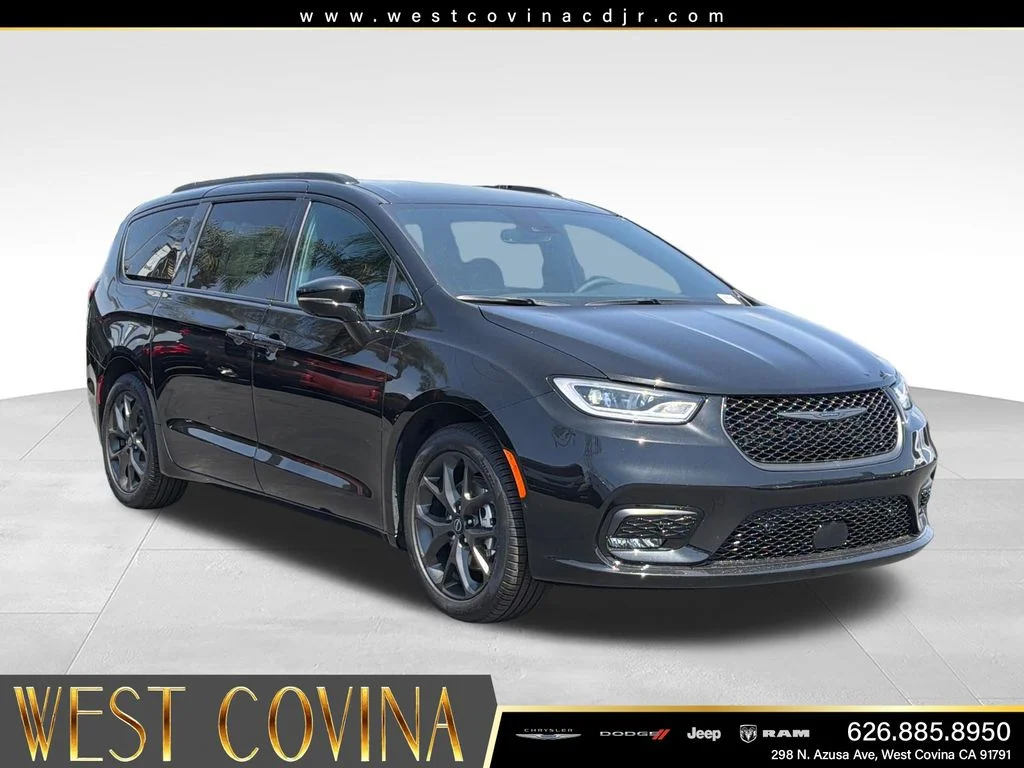 New 2026 Diamond Black Crystal Pearl-Coat Exterior Paint Chrysler Select image 7
