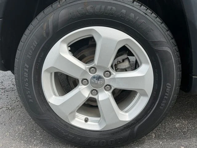 Used 2019 Jeep Compass Latitude with VIN 3C4NJDBB3KT689465 for sale in Columbiana, OH