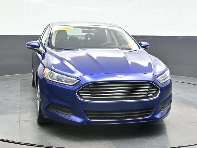 Used 2016 Blue Ford SE image 6