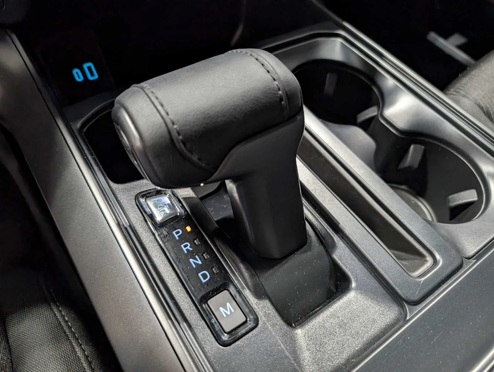 Used 2024 Agate Black Metallic Ford XLT image 30