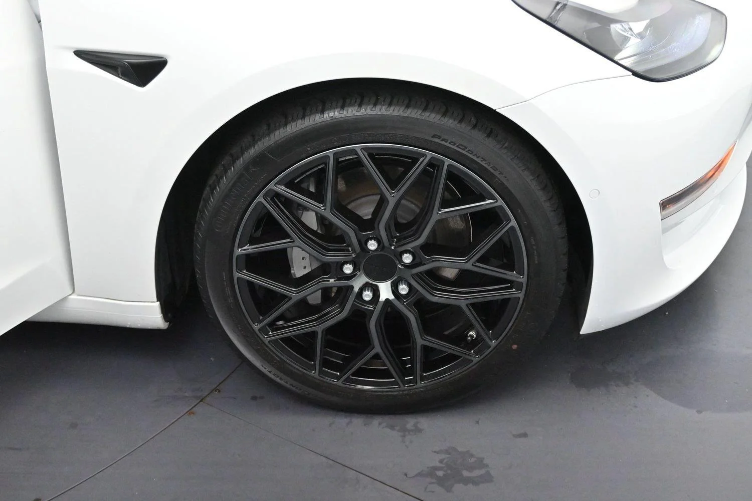Used 2021 Pearl White Multi-coat Tesla Standard Range Plus image 28