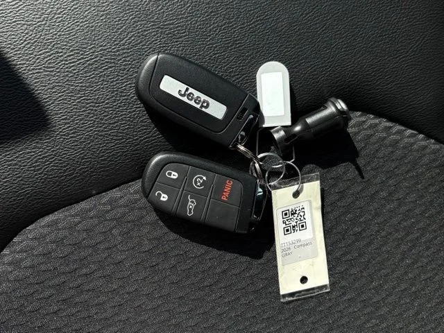Used 2026 Silver Jeep Latitude image 33