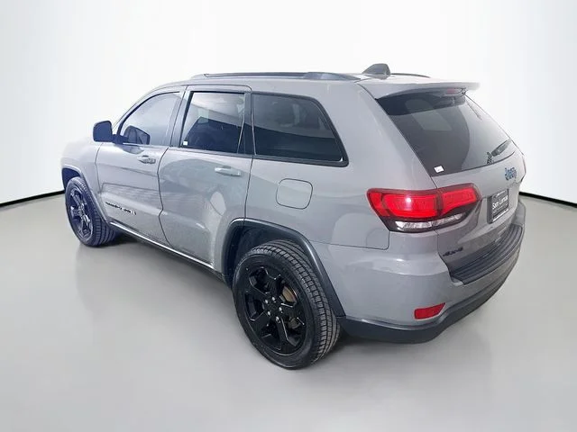 Used 2020 Gray Jeep Laredo image 5
