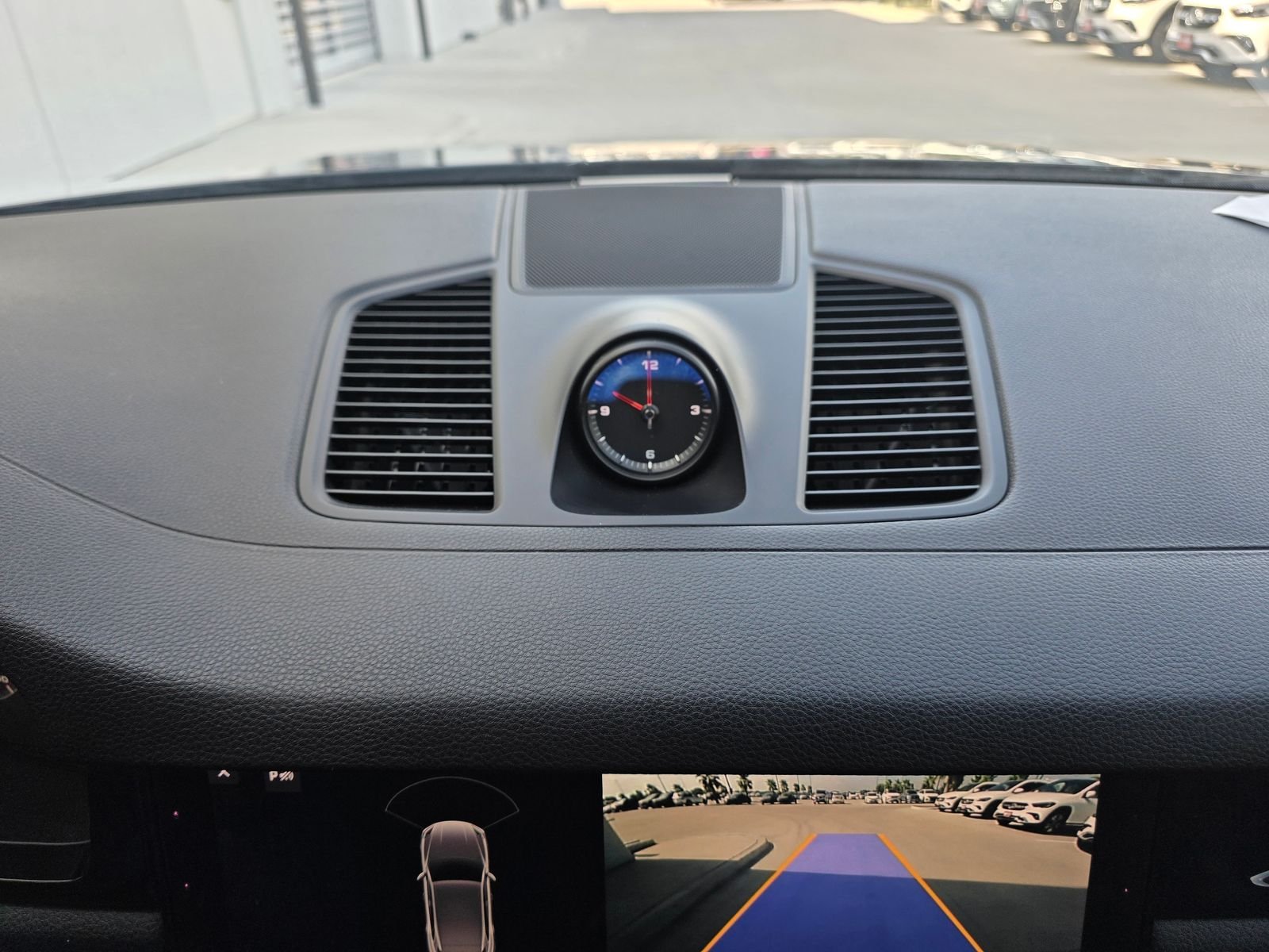 Used 2019  Porsche Base image 24