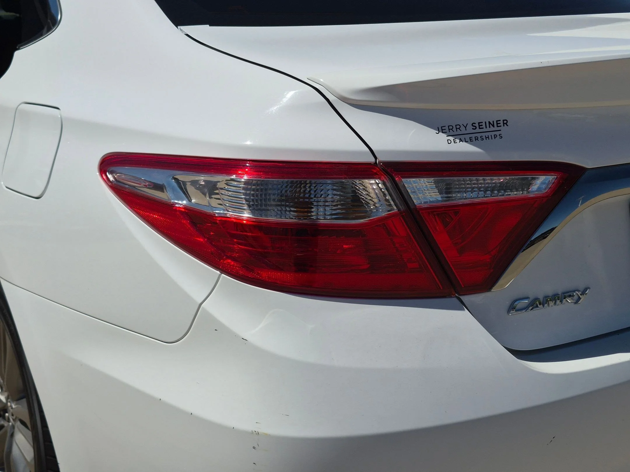 Used 2017 Super White Toyota SE image 12