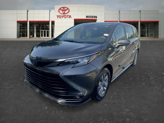 2025 Toyota Sienna XLE
