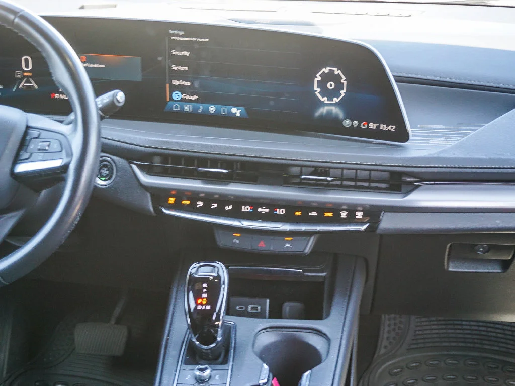 Used 2024 Silver Cadillac Premium Luxury image 15