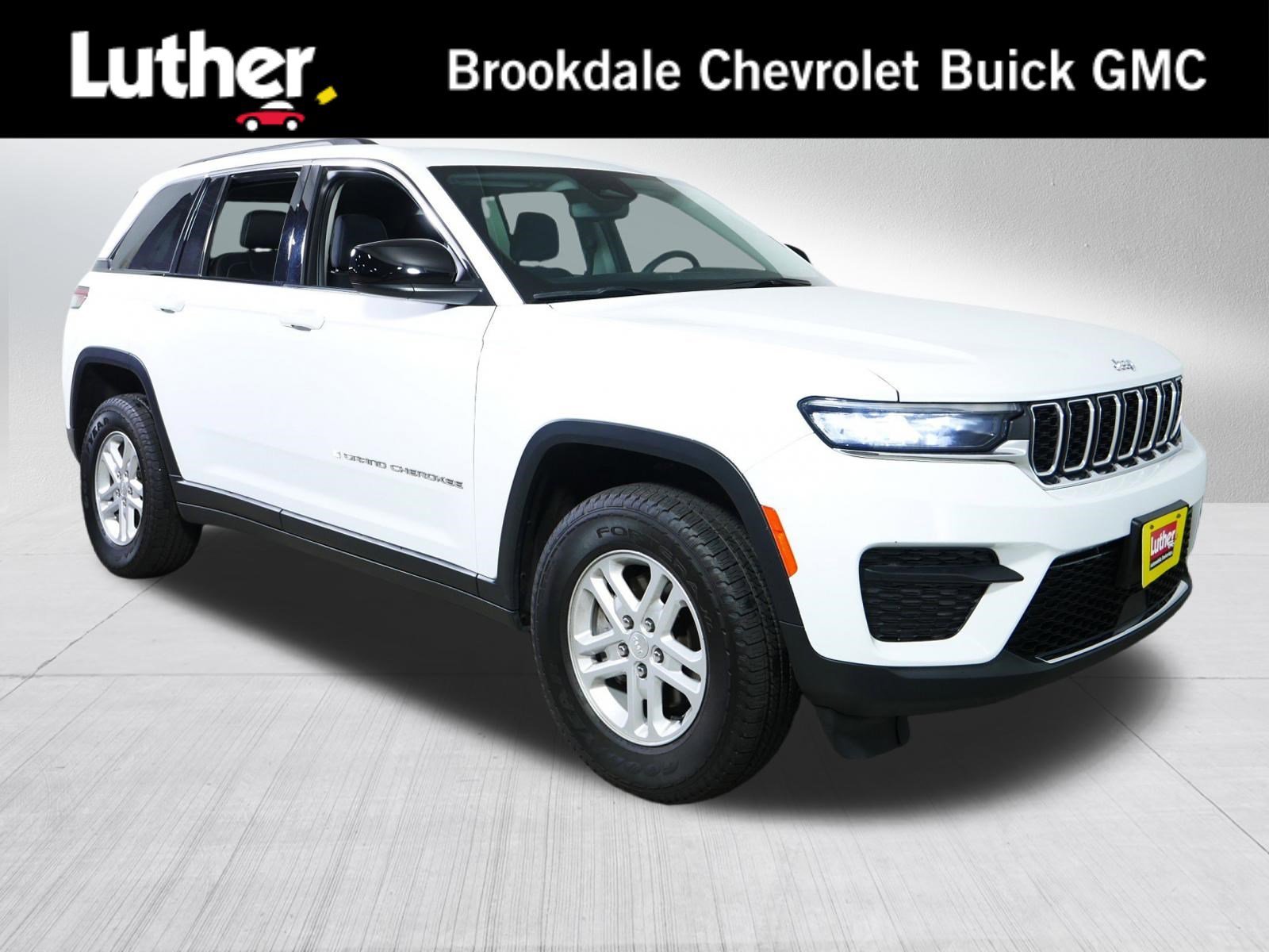 2023 Jeep Grand Cherokee Laredo 4x4's photo