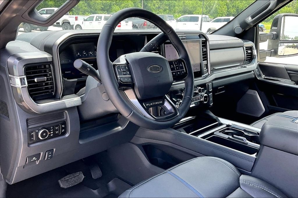New 2026 Star White Metallic Tri-Coat Ford Platinum image 5