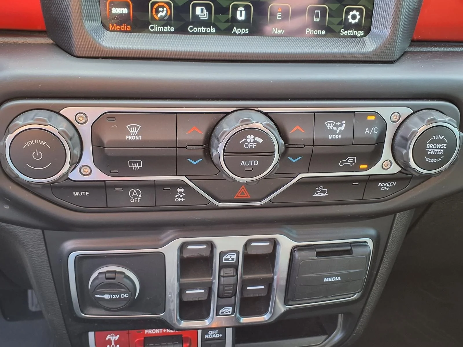 Used 2022 White Jeep Rubicon image 24