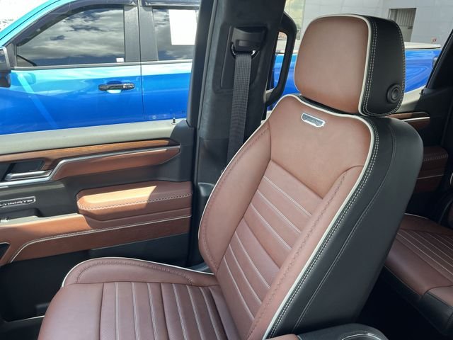Used 2025 Gray GMC Denali Ultimate image 25