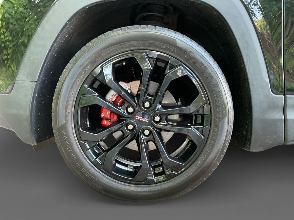 Used 2022 Black GMC SLE image 15
