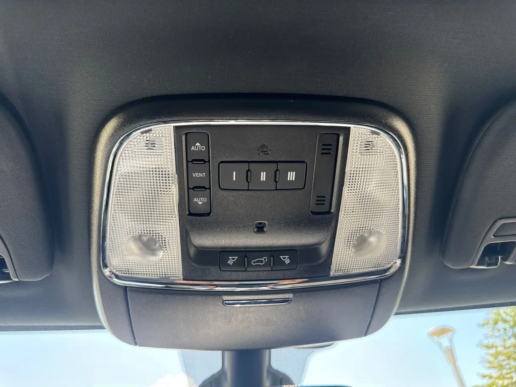 Used 2021 Slate Blue Jeep Trailhawk image 27