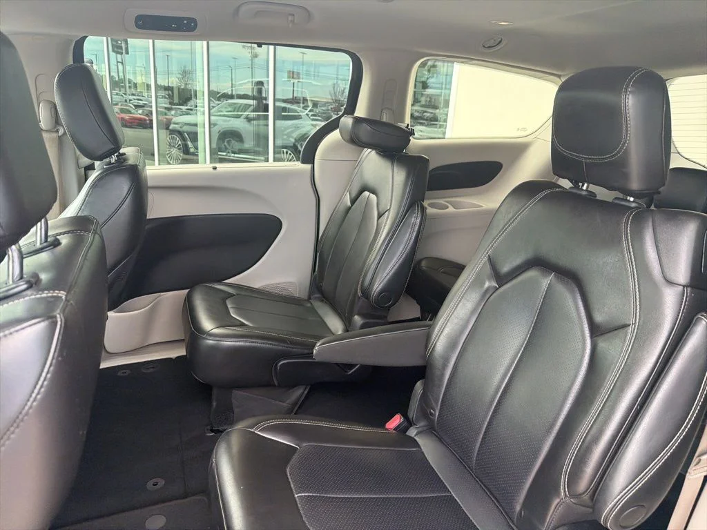 Used 2021 Black Chrysler LXI image 26