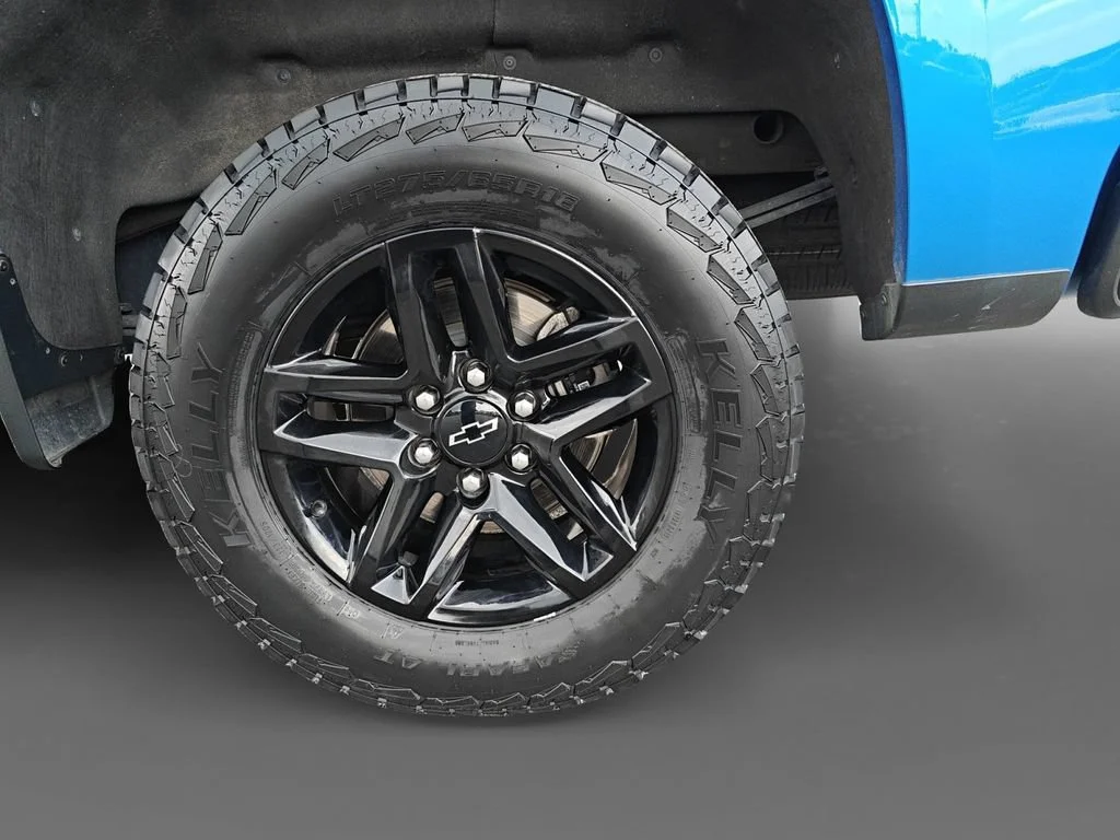 Used 2023 GLACIER BLUE METALLIC Chevrolet Custom Trail Boss image 9