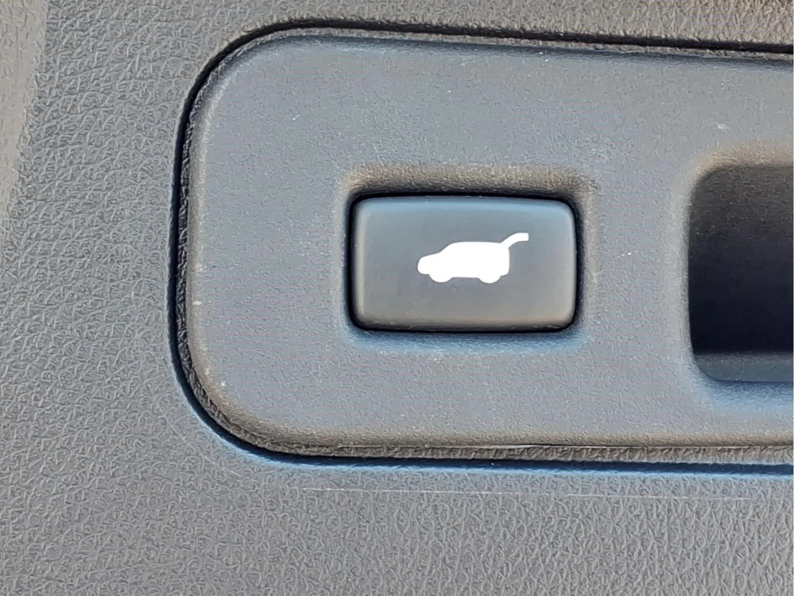 Used 2019 Lunar Silver Metallic Honda Touring image 10